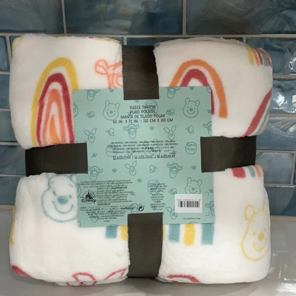 Disney Parks Winnie The Pooh and Piglet Be Kind Throw Blanket NEW WITH TAGS!
